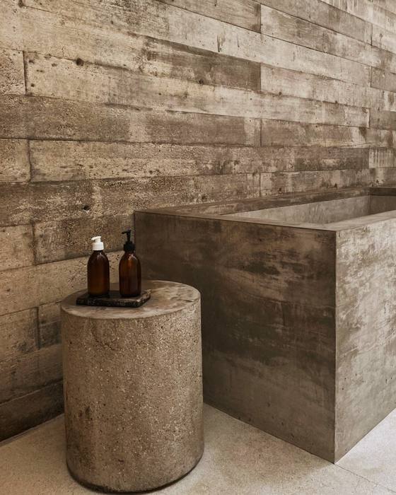 Board-formed concrete and the tub edge