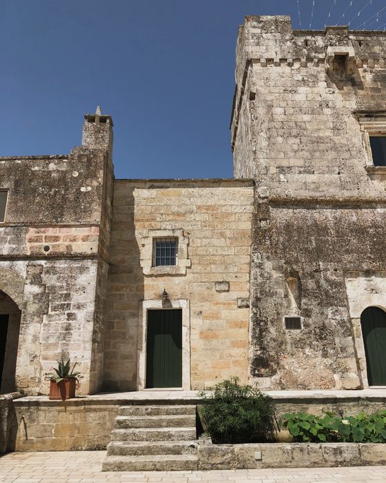 The castle in full sun, limestone on limestone