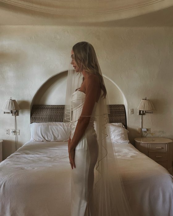 A bride in the domed bedroom before the ceremony